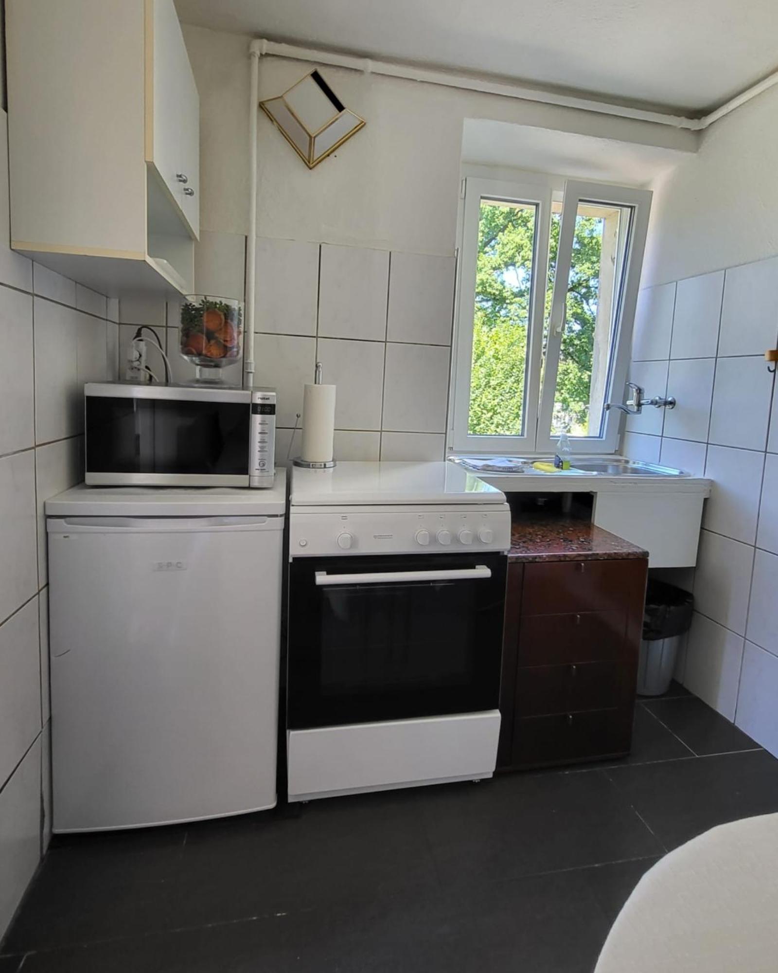Bastis Central Guesthouse Lucerne City Exterior foto